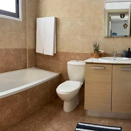 Апартаменты Makriev Ларнака